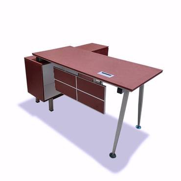 MD 909 مكتب مع خزانة جانبية